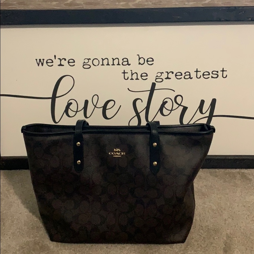 Coach Sig City Zip Brown Tote
